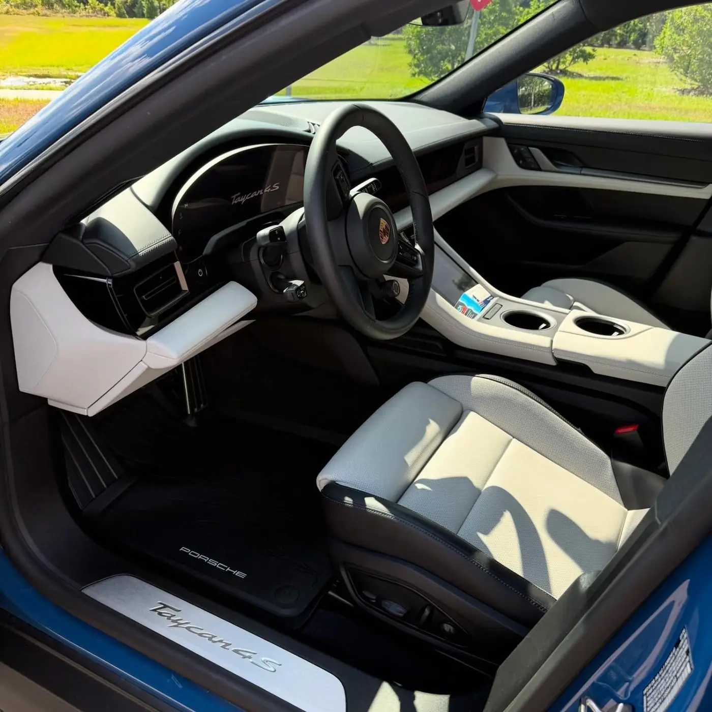 Porsche Taycan interior after Signature detail, spotless